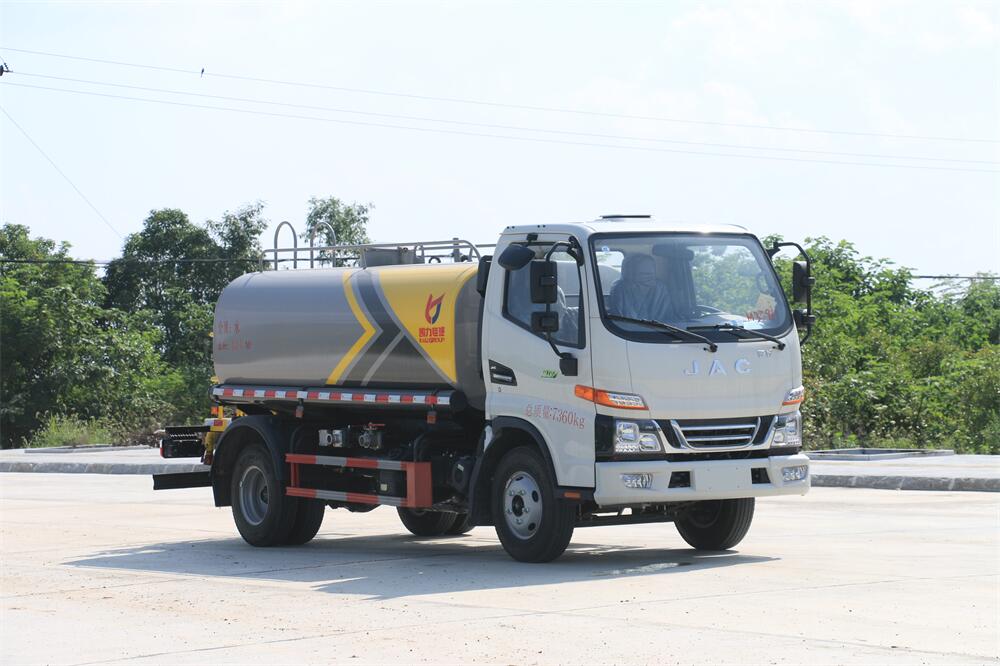 5噸灑水車(chē)-江淮國(guó)六5立方灑水車(chē)廠(chǎng)家價(jià)格