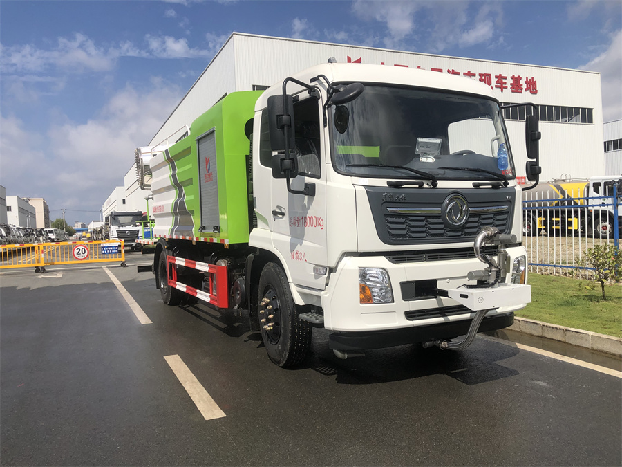 東風天錦4700 康明斯230  8檔內飾圖